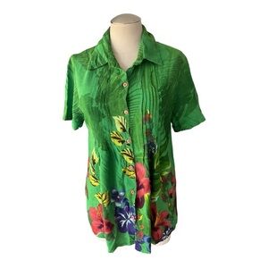 Serengeti Green Floral Short Sleeve Button Down Blouse Size Small – 100% Rayon